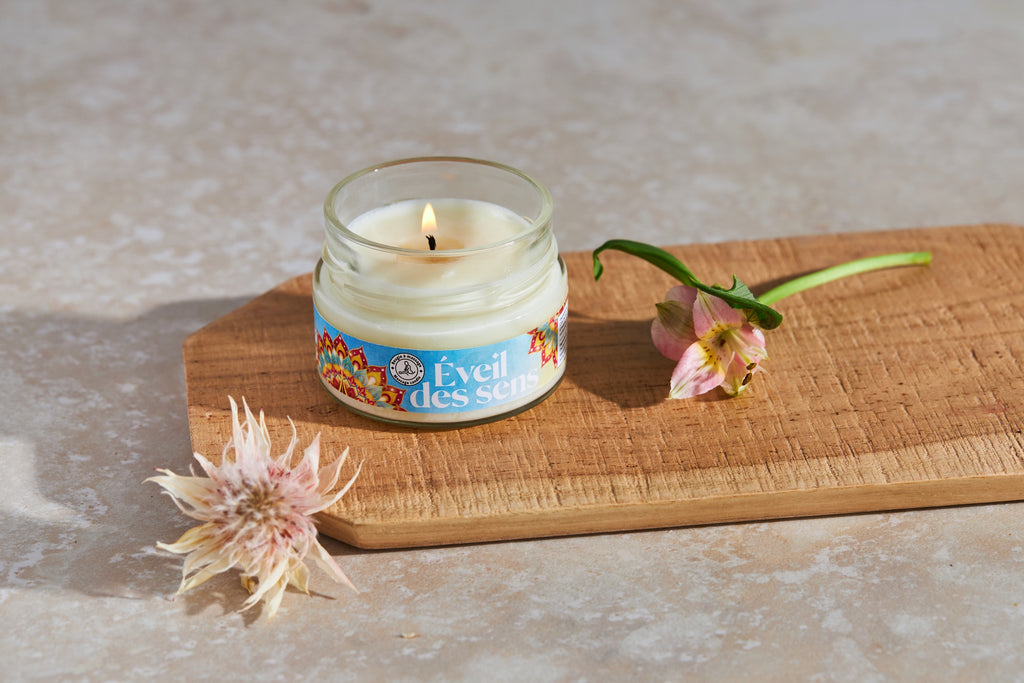 Massage Candle - Eveil des Sens - photo with flame - The Candle You Can Wear