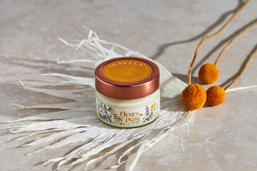 massage candle Fleurs de peau -  photo 01 - Chamomile + Helichrysum + Lavender + Clary Sage + Amyris